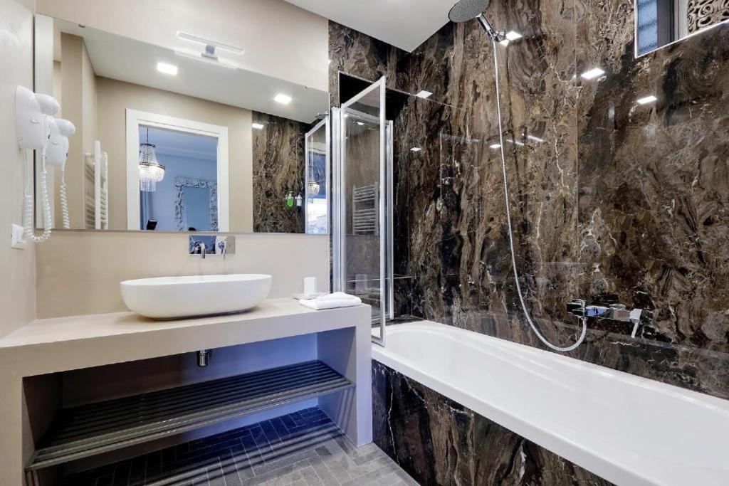 Boutique Suites Della Croce ローマ エクステリア 写真